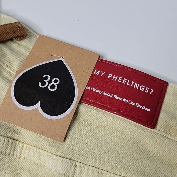 $140 NEW PHEELINGS Let It Go broken chrome red hearts CREAM OFF WHITE JEANS NWT - Picture 6 of 16